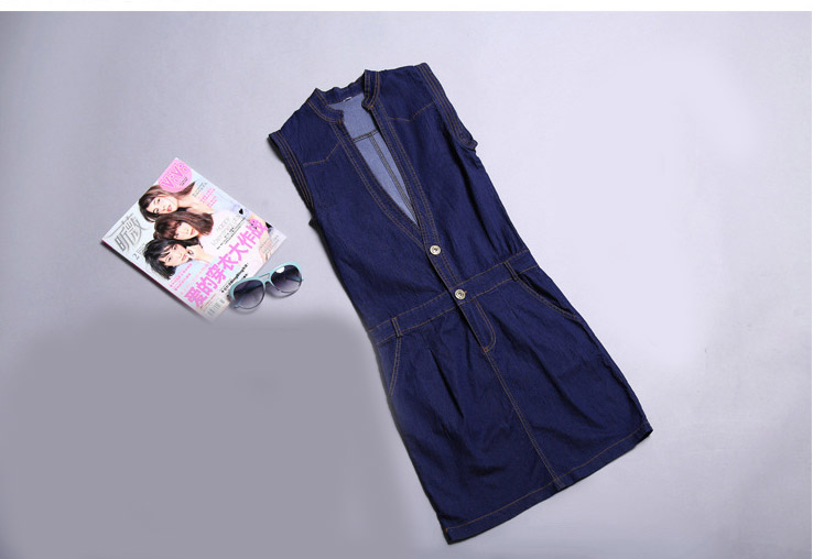 ĐẦM JEAN FORM BODY CỔ V KÈM ÁO THUN​
